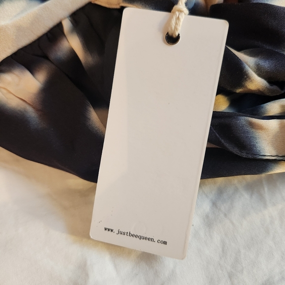 JUST BEE QUEEN Harlow Cutout One Shoulder Crop Top - Picture 11 of 12